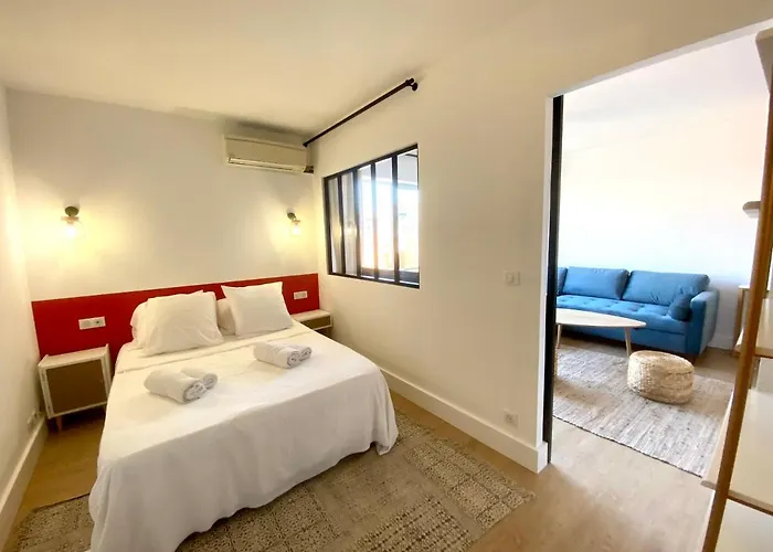 Lägenhet Superbe T2 Equipe Proche Centre Avec Parking