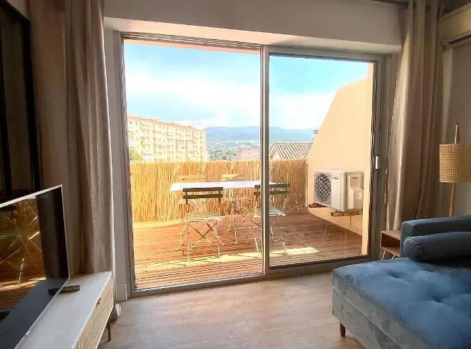 Superbe T2 Equipe Proche Centre Avec Parking Lägenhet *