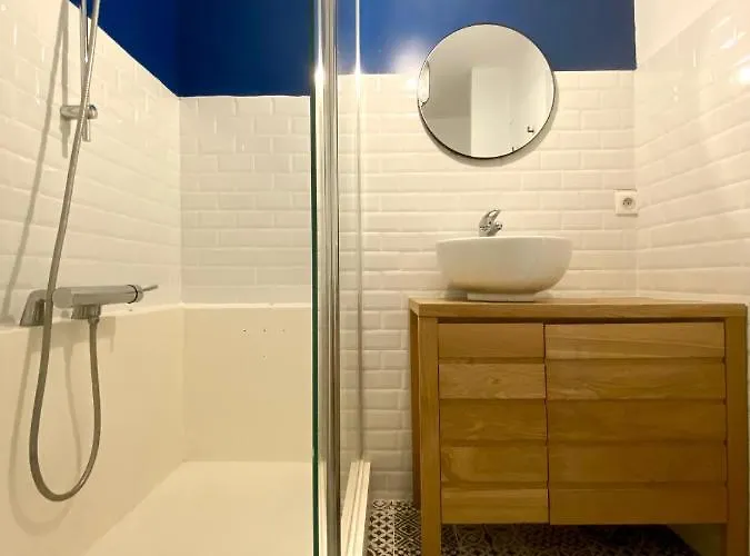 Lägenhet Superbe T2 Equipe Proche Centre Avec Parking